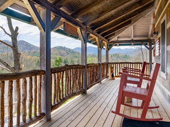 Majors Estate: 1610 Perth Rd, Clyde, NC 28721